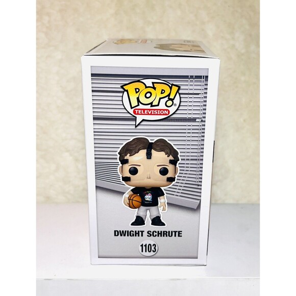 Funko Pop The Office Dwight Schrute #1103 Basketball Chalice Exclusive Protector - Picture 5 of 7